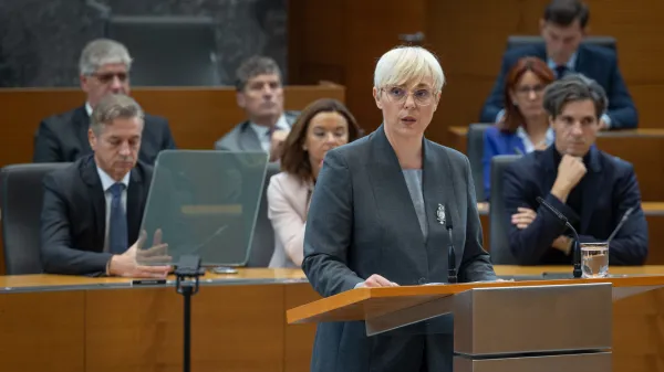 Predsednica je v DZ spregovorila o vprašanjih, povezanih s situacijo v jugovzhodni Sloveniji in o pomenu učinkovite integracije romskega prebivalstva v družbo.