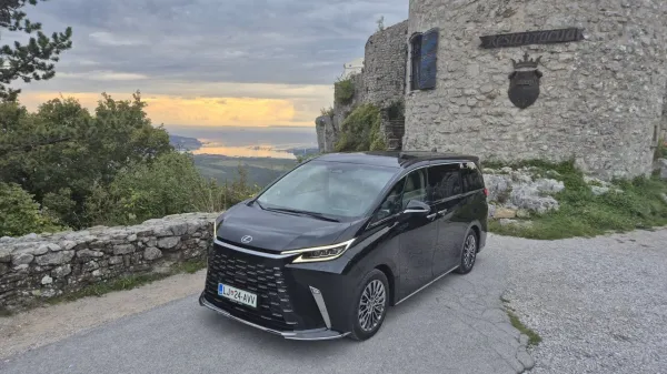 Potovalni prestiž na štirih kolesih