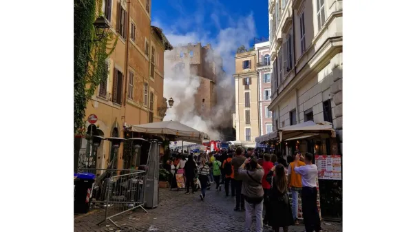 V Rimu se je zrušil srednjeveški stolp.