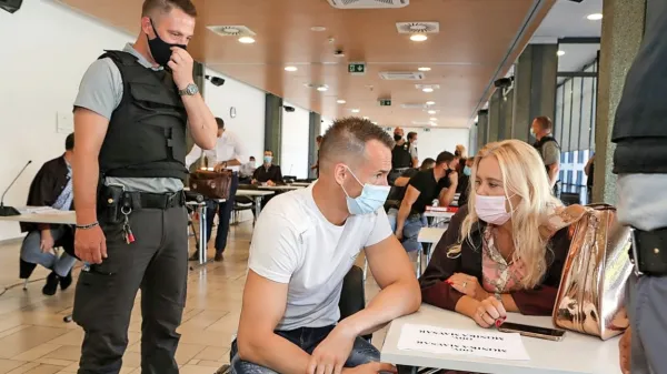 Bazenarju bodo zaradi trgovine z drogo sodili znova