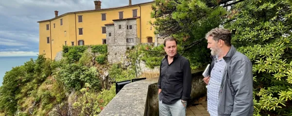 Lepota od nekdaj poganja človeka, da bi se ji približal, jo posedoval ...