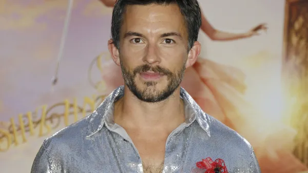 Igralec Jonathan Bailey najbolj seksi moški