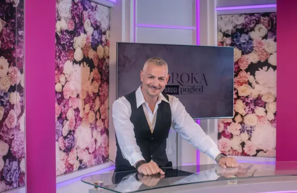 Miha Hercog: "Res je, da ljudje veliko lažje komentiramo tuje odnose kot svoje. Zagotovo od zunaj lažje opaziš neke stvari. Vsekakor si bolj realen, ker nisi čustveno vpleten."