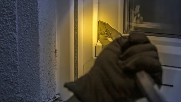 Osumljeni 33-letnik, stari znanec policistov, je končal za zapahi koprskega zapora