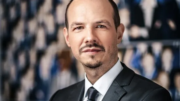 Dr. Blaž Kovačič Mlinar je odvetnik in strokovnjak za kazensko pravo.