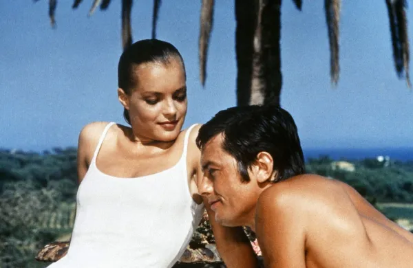﻿Alain Delon and Romy Schneider, "La Piscine" ('The Swimming Pool') (1968) Avco Embassy. File Reference # 34145-585THA,Image: 670195294, License: Rights-managed, Restrictions: For Editorial Use Only -, Model Release: no, Credit line: The Hollywood Archive/Hollywood Archive/Profimedia