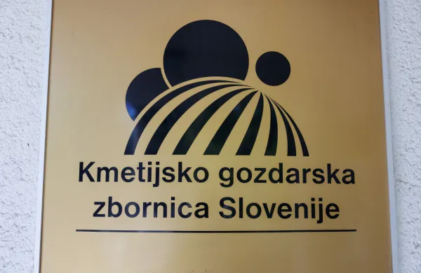 KGZS opozarja, da je pri vdoru pri&scaron;lo do več resnih tveganj za kmete.