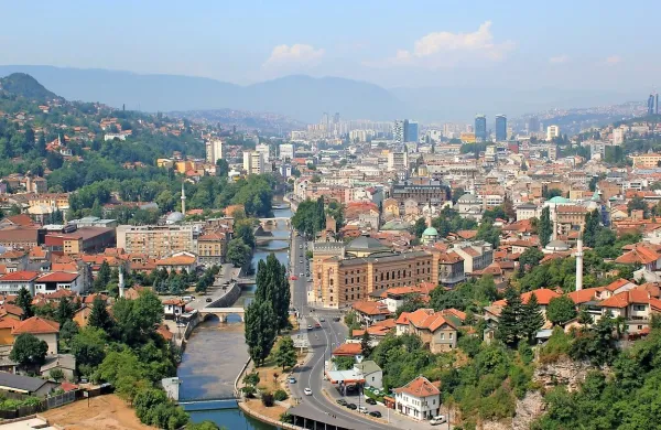 V Milanu uvedli preiskavo o "safariju" v obleganem Sarajevu