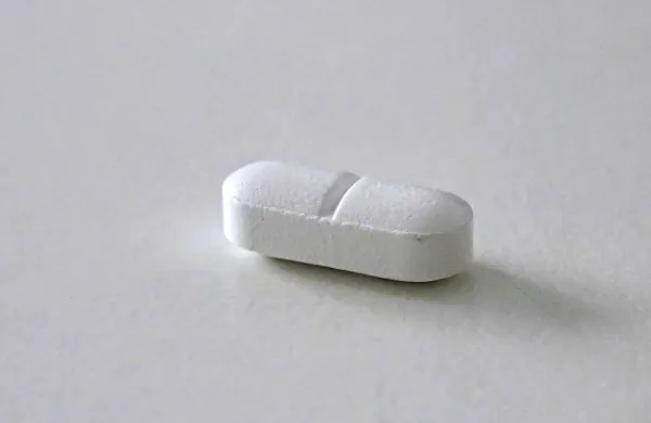 Obsežen pregled raziskav ni pokazal povezave med paracetamolom in avtizmom