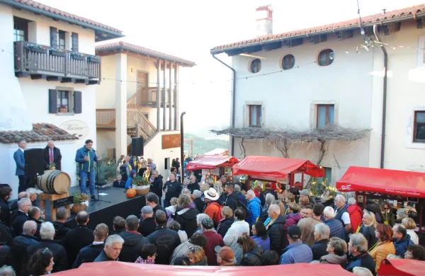 Martinovanje v Šmartnem - zadovoljni domačini in obiskovalci