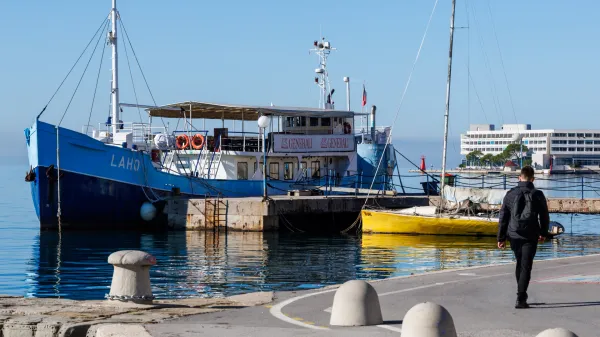 Portoroz, 6.11.2025Ladja Laho, na privezu, potniska ladja
