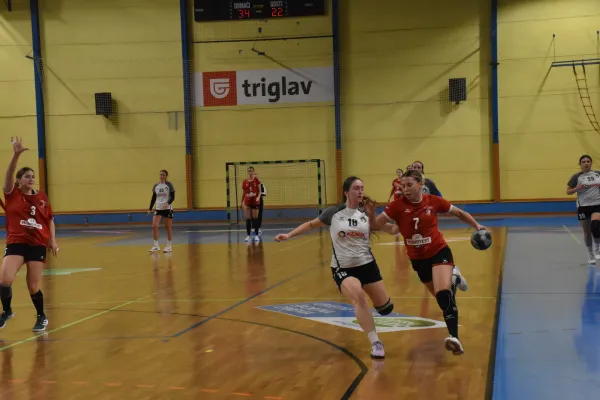 Rokomet Mlinotest proti Vrhnika Ana Jeras.