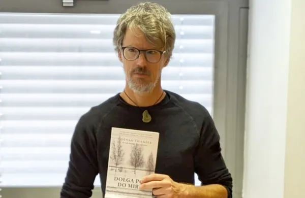 Dolga pot do miru začenja v Tolminu pogovorni niz