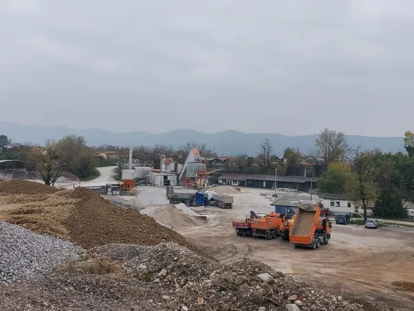 obisk vlade v regiji minister za okolje podnebje in energijo Bojan Kumer asfaltna baza Vrtojba Kolektor CPG direktor Kristjan Mugerli ?upan Obcina ?empeter Vrtojba Milan Turk 