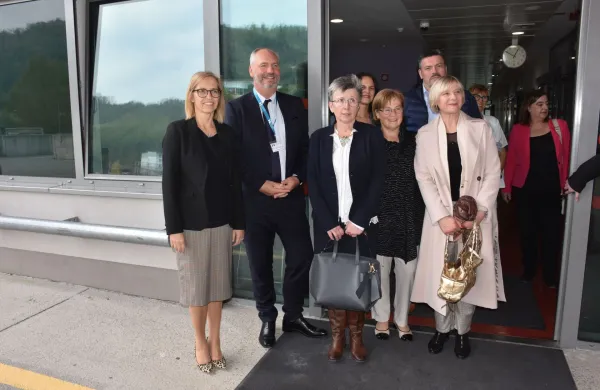 Z dana&scaron;njega obiska vladnih predstavnikov v &scaron;empetrski bolni&scaron;nici