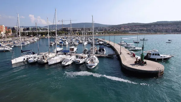 V Kopru do priveza le stoodstotni lastnik plovila