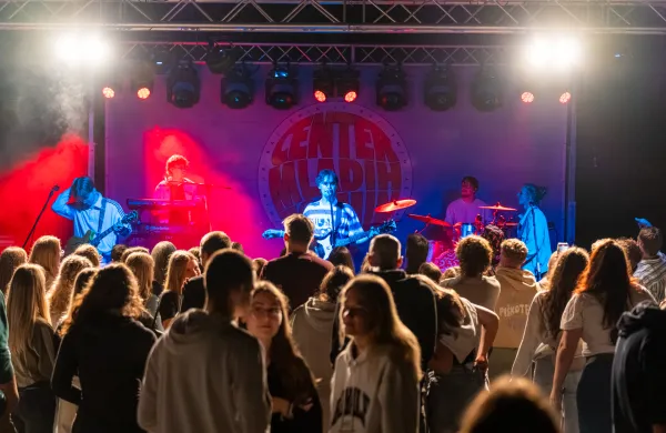 Z različnimi ukrepi si prizadevajo, da bi mlade obdržali na Tolminskem