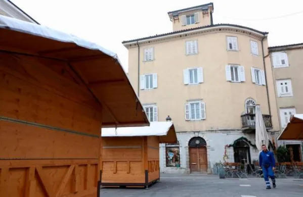 Na trgu Marconi v Miljah se je sinoči zgodila tragedija.