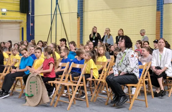 Drevi so v Ajdov&scaron;čini slavnostno obeležili 80. obletnico državne &scaron;ole.