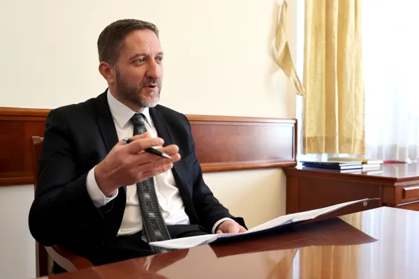 Denar iz novega zadolževanja bo namenjen izdatkom iz kategorije upravičenih socialnih projektov