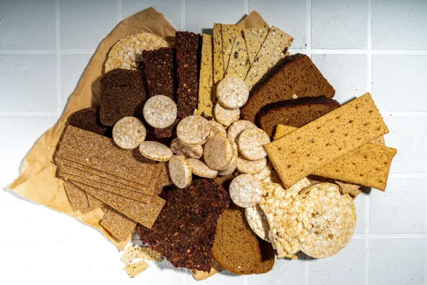 Gluten free allergic diet, celiac disease concept. Collection of various non-gluten different bread, whole grain loaves. Healthy alternative to bread, flatlay copy space,Image: 969038323, License: Royalty-free, Restrictions:, Model Release: no, Credit line: Rimma Bondarenko/Alamy/Profimedia