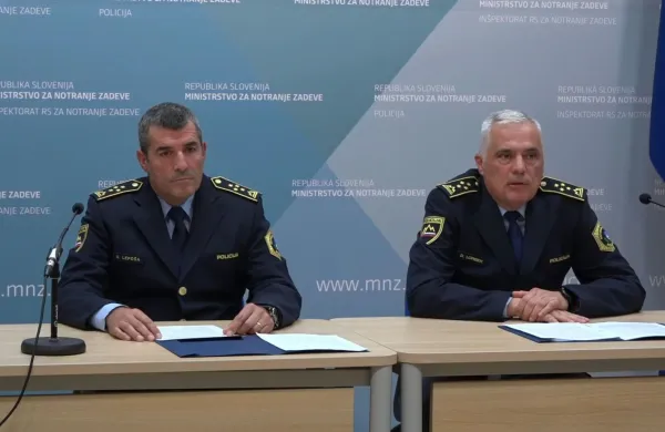 Vodja službe generalnega direktorja policije Uroš Lepoša in vodja strokovnega nadzora nad policisti PU Novo mesto Danijel Lorbek