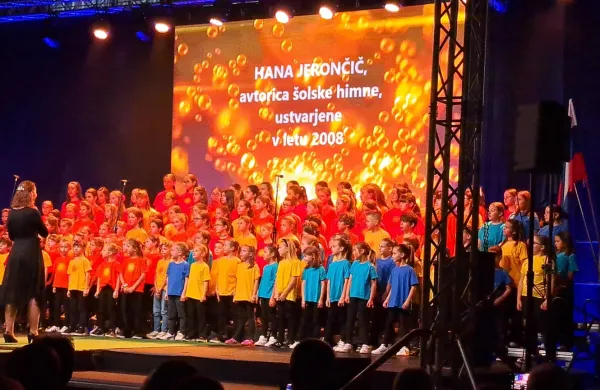 “Naj vas ne bo strah višine,
naj bo znanje vaš veter v krila”