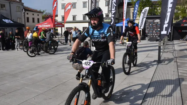 Kamplc ekipno prvi, v Brda srebro