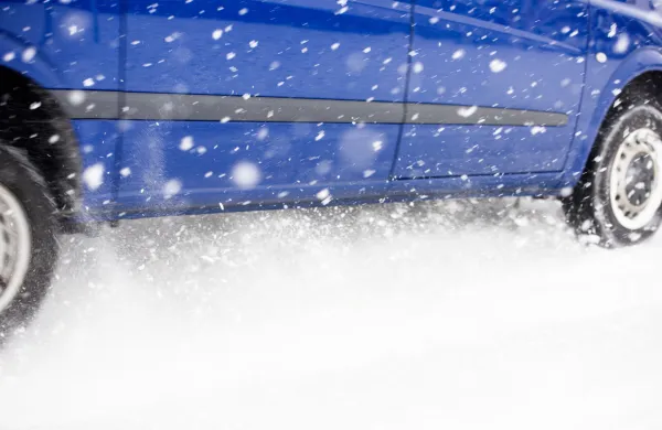 Ljubljana.Vozilo, gume, zima.Arhiv STA.