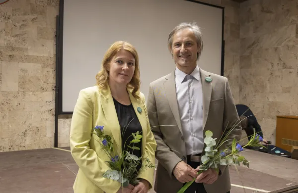 Kranj, Mestna obcina Kranj.Volilni kongres Vesne - zelene stranke, na katerem so med drugim predstavili stratesko vizijo za prihodnost Slovenije in kljucne politicne nacrte pred volitvami 2026.Sopredsednica in sopredsednik stranke Vesna Ursa Zgojznik ter Uros Macerl.