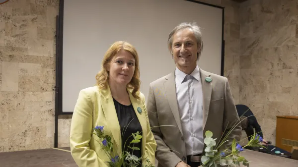 Kranj, Mestna obcina Kranj.Volilni kongres Vesne - zelene stranke, na katerem so med drugim predstavili stratesko vizijo za prihodnost Slovenije in kljucne politicne nacrte pred volitvami 2026.Sopredsednica in sopredsednik stranke Vesna Ursa Zgojznik ter Uros Macerl.