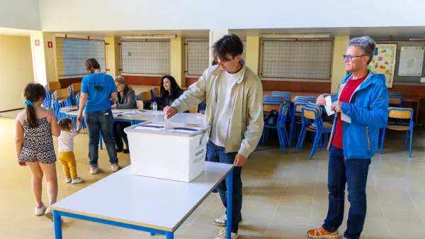 Koper, 11.5.2025Referendum, Zakonodajni referendum o ZDPIDU 2025, voli&scaron;ca, volisce OS Dusana Bordona