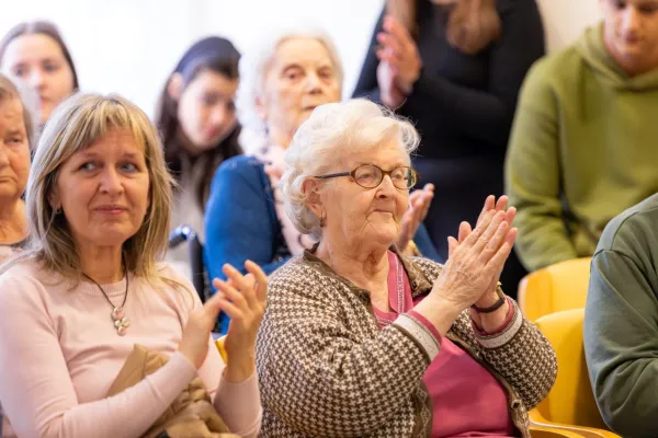 Z dana&scaron;njega dogodka v Domu upokojencev Koper