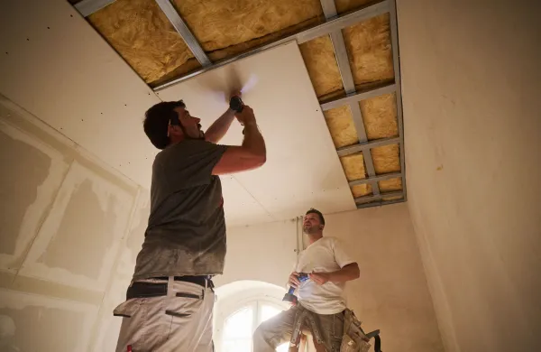 Suhomontaža brez čakanja: ko mojstri vedo, kam se splača