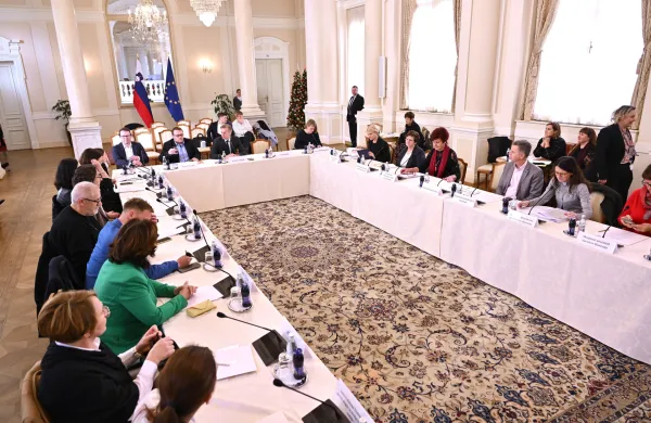 Slovenija,Ljubljana, 18.11.2025, 18. november 2025Posvet o dolgotrajni oskrbi pri Predsedniku vlade Robertu Golobu,politika, dolgotrajna oskrba, Simon Maljevac Foto:Žiga Živulović Jr./F.A.Bobo