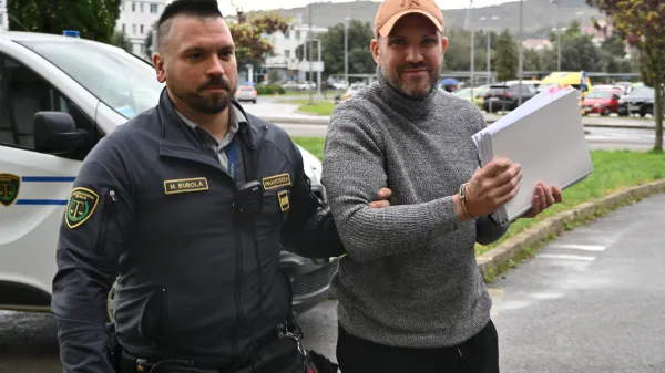 Robert Carvely na sodi&scaron;ču: &ldquo;Zakaj bi ponarejal račun?&rdquo;