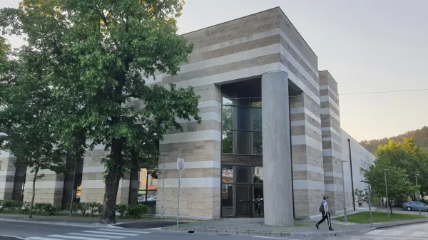 ﻿kosovelov dom sežana