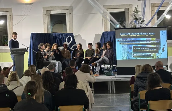 Danes so na Gimnaziji Koper slavnostno obeležili 25. obletnico umetni&scaron;kega oddelka.