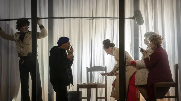 Gledali&scaron;če, ki vznikne, ko si gledamo iz oči v oči