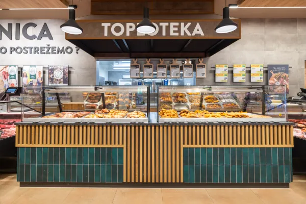 Prenovljn INTERSPAR Koper