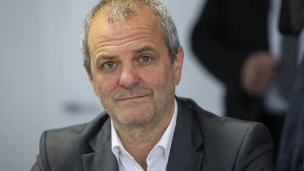 Ljubljana, Drzavna volilna komisija.Generalni sekretar Gibanja Svoboda Rok Marolt je vlozil kandidatno listo Gibanja Svoboda za volitve v Evropski parlament.Poslanec GS Uros Brezan.