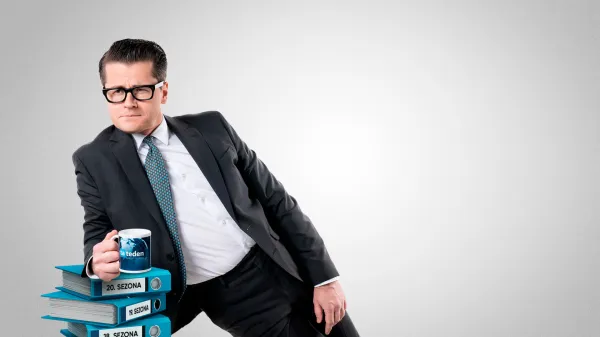 "Politika, svetovna in lokalna, je postala popolnoma brezsramna in iz tak&scaron;ne se je težko norčevati, ker je nora sama po sebi." 