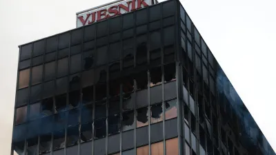 Hrvaska, Zagreb.Stolpnica Vjesnika v Zagrebu po požaru še vedno ni varna, tudi promet okoli stavbe je zaprt.