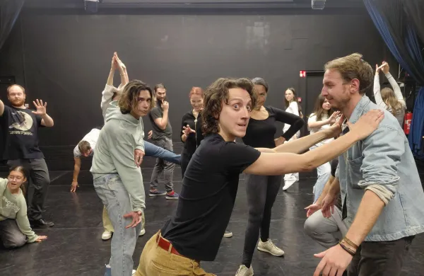 Mi pove&scaron; zgodbo ples plesna predstava Gledali&scaron;če Koper