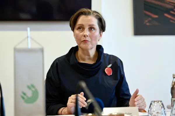 irena tu&scaron;ar, direktorica Sklad kmetijskih zemlji&scaron;č 