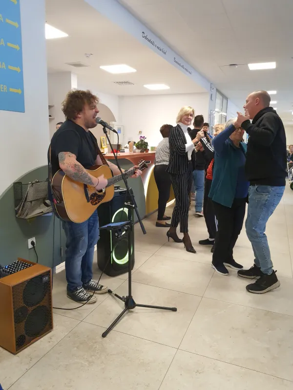 deos center starej&scaron;ih koper, prvi rojstni dan