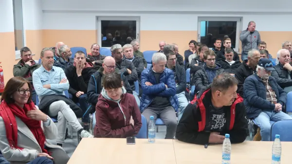 Lastnika peskokopa Raspet sta krajanom Bukovega zagotovila sodelovanje pri obnovi ceste