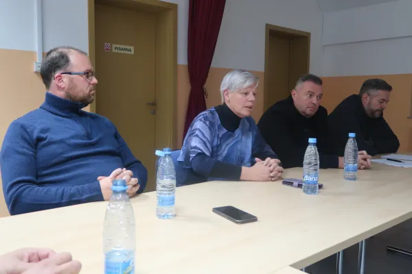 Lastnika peskokopa Raspet sta krajanom Bukovega zagotovila sodelovanje pri obnovi ceste