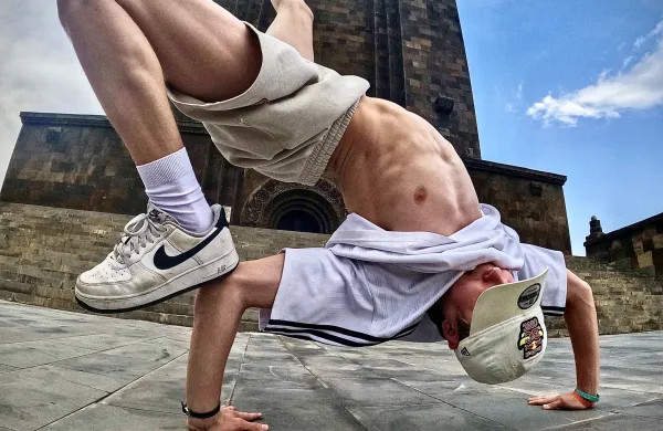 Jon Ličen dobrodelni dogodek Break2Japan svetovno prvenstvo v breakingu