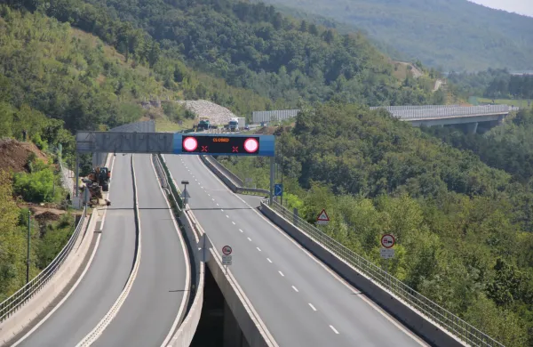 Promet čez Rebrnice znova poteka v obe smeri